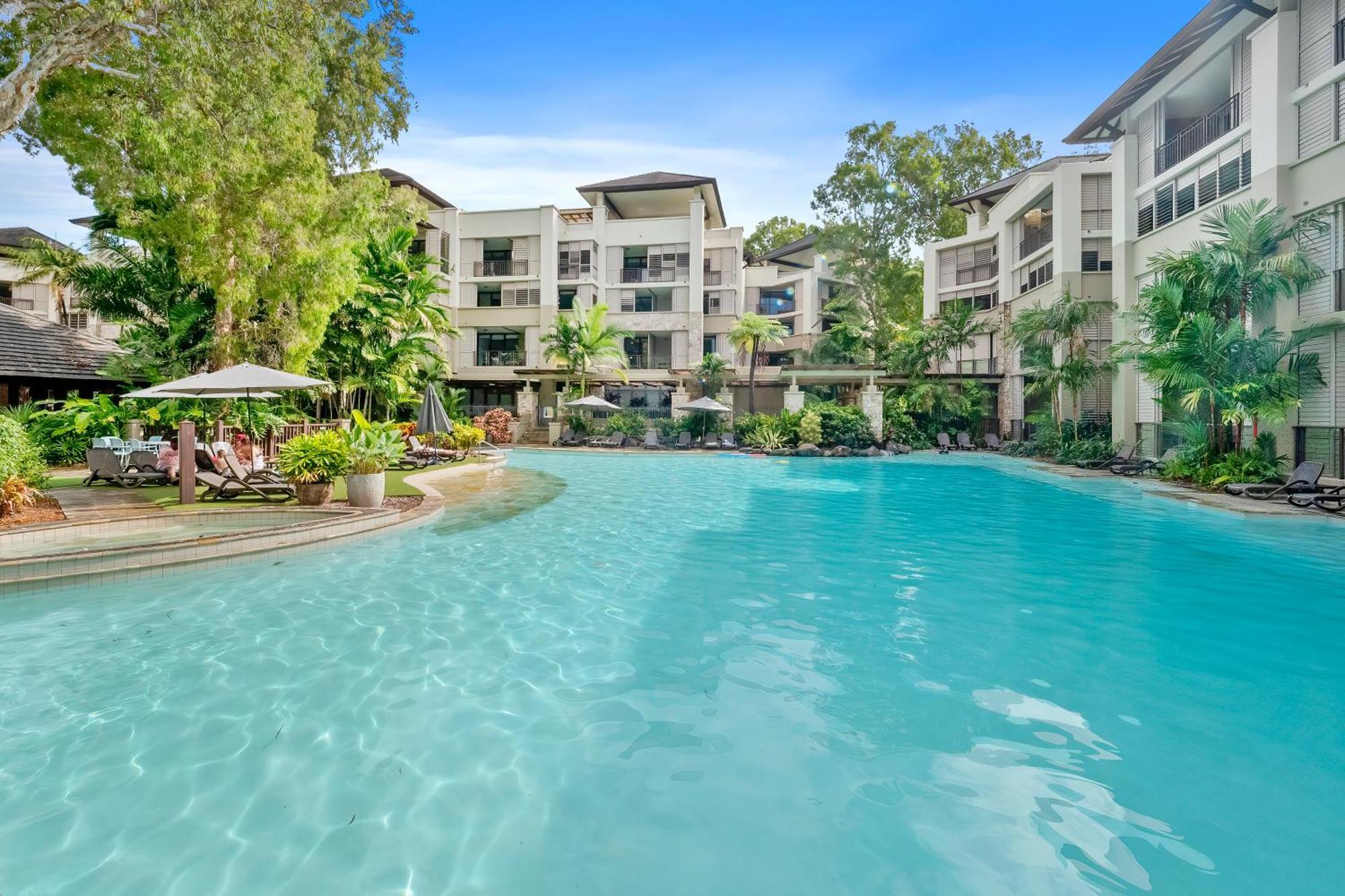 Private Apartments In The Temple Beachfront Resort Palm Cove Extérieur photo