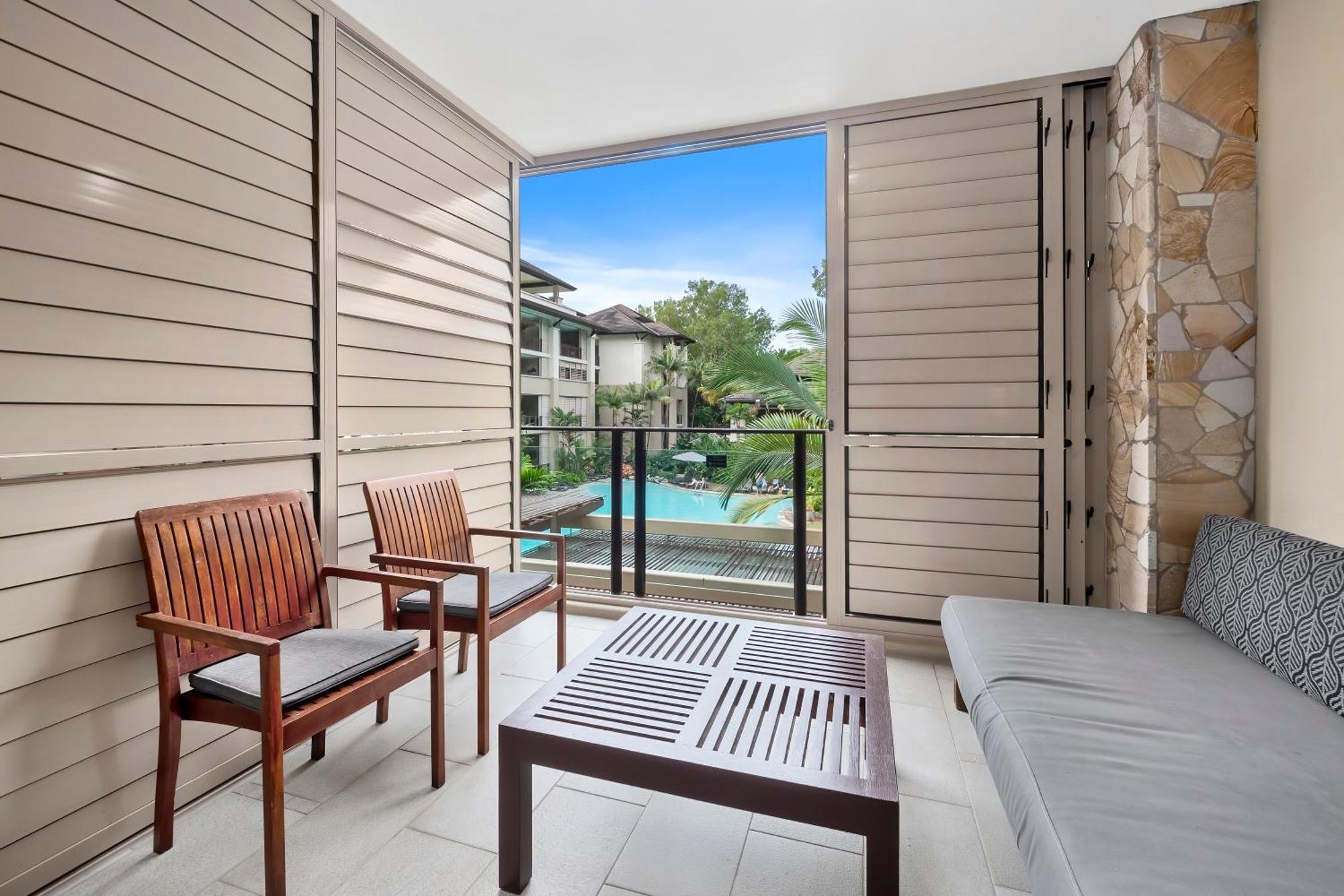 Private Apartments In The Temple Beachfront Resort Palm Cove Chambre photo