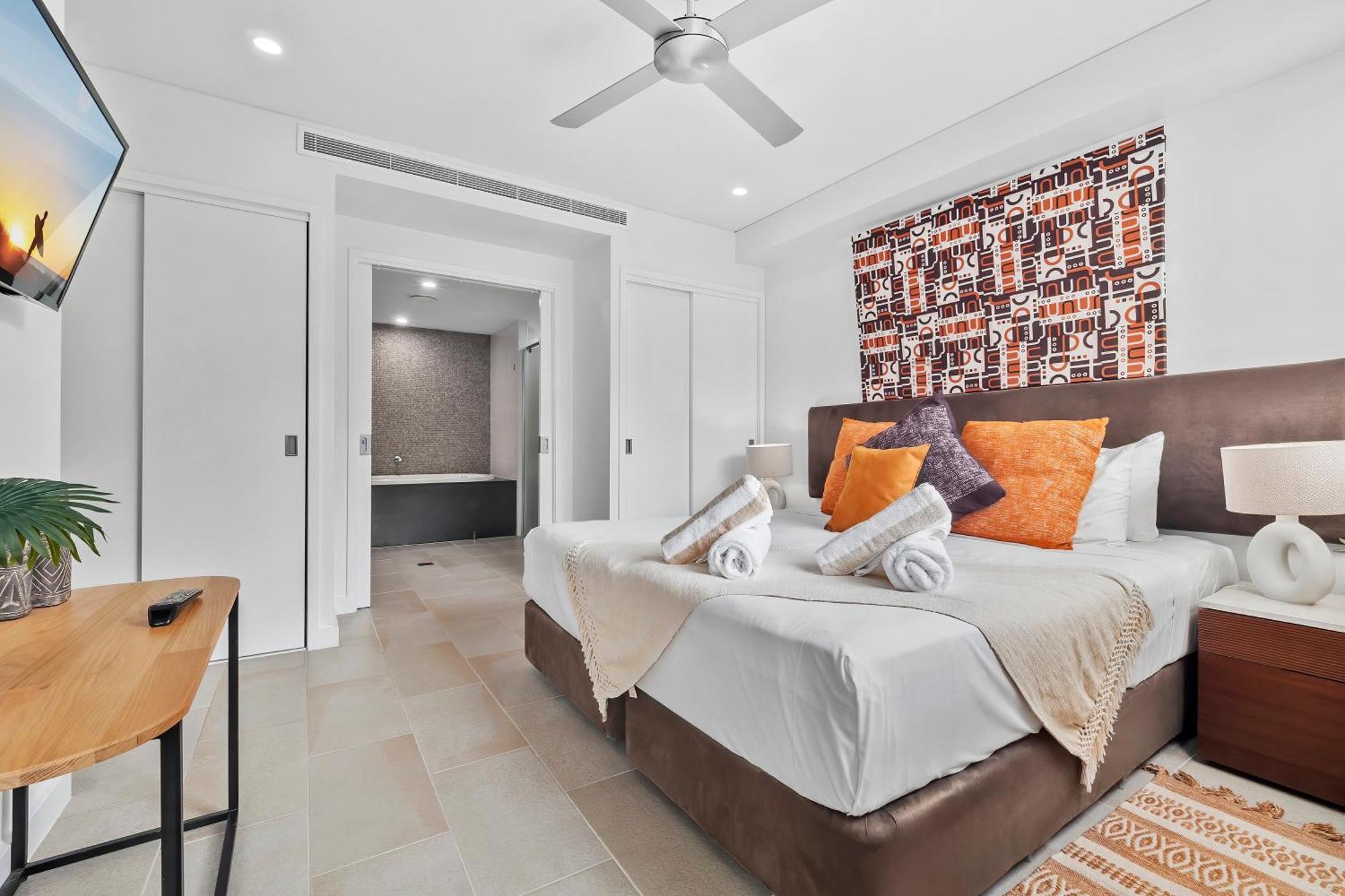 Private Apartments In The Temple Beachfront Resort Palm Cove Chambre photo