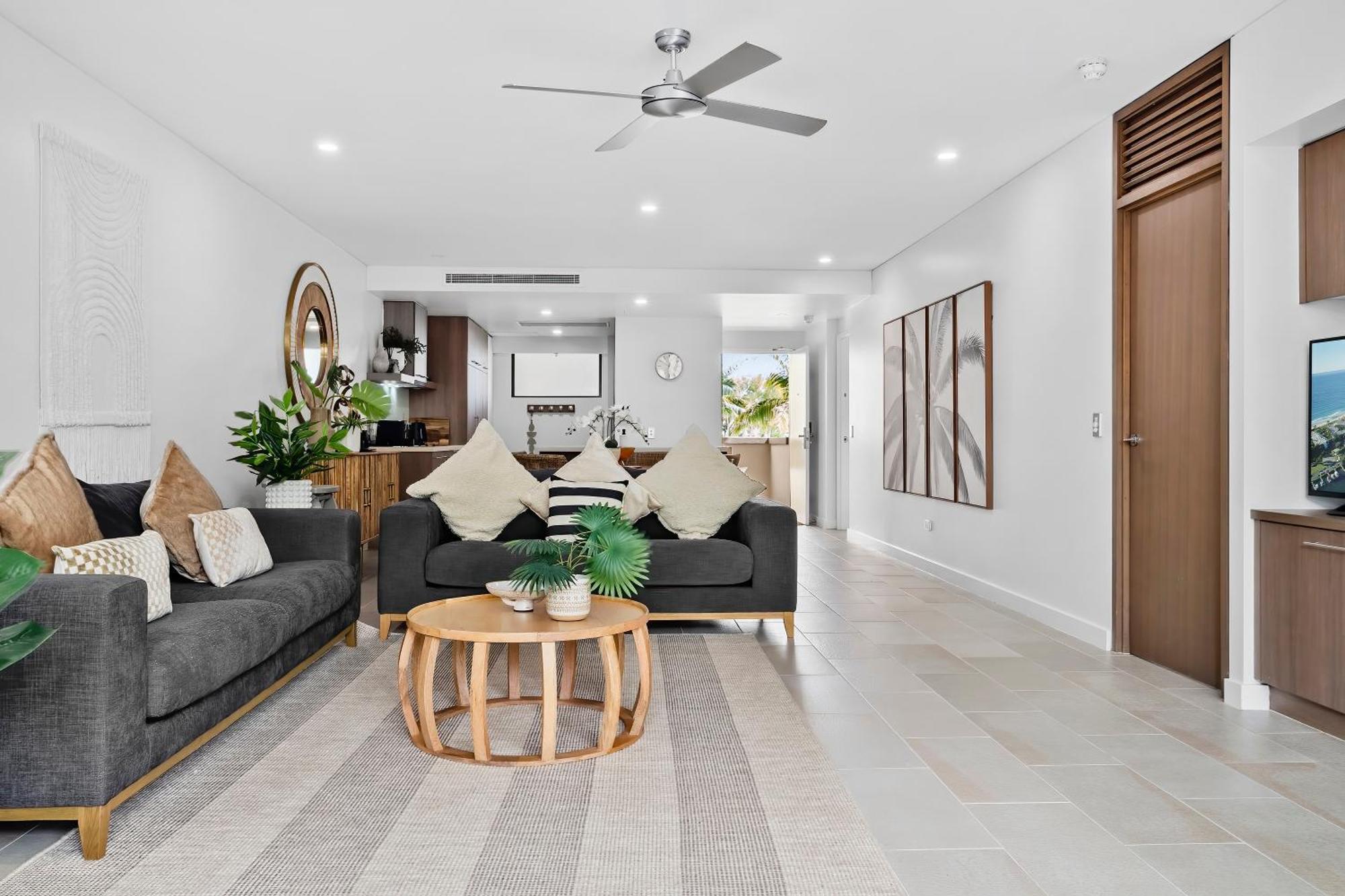 Private Apartments In The Temple Beachfront Resort Palm Cove Chambre photo