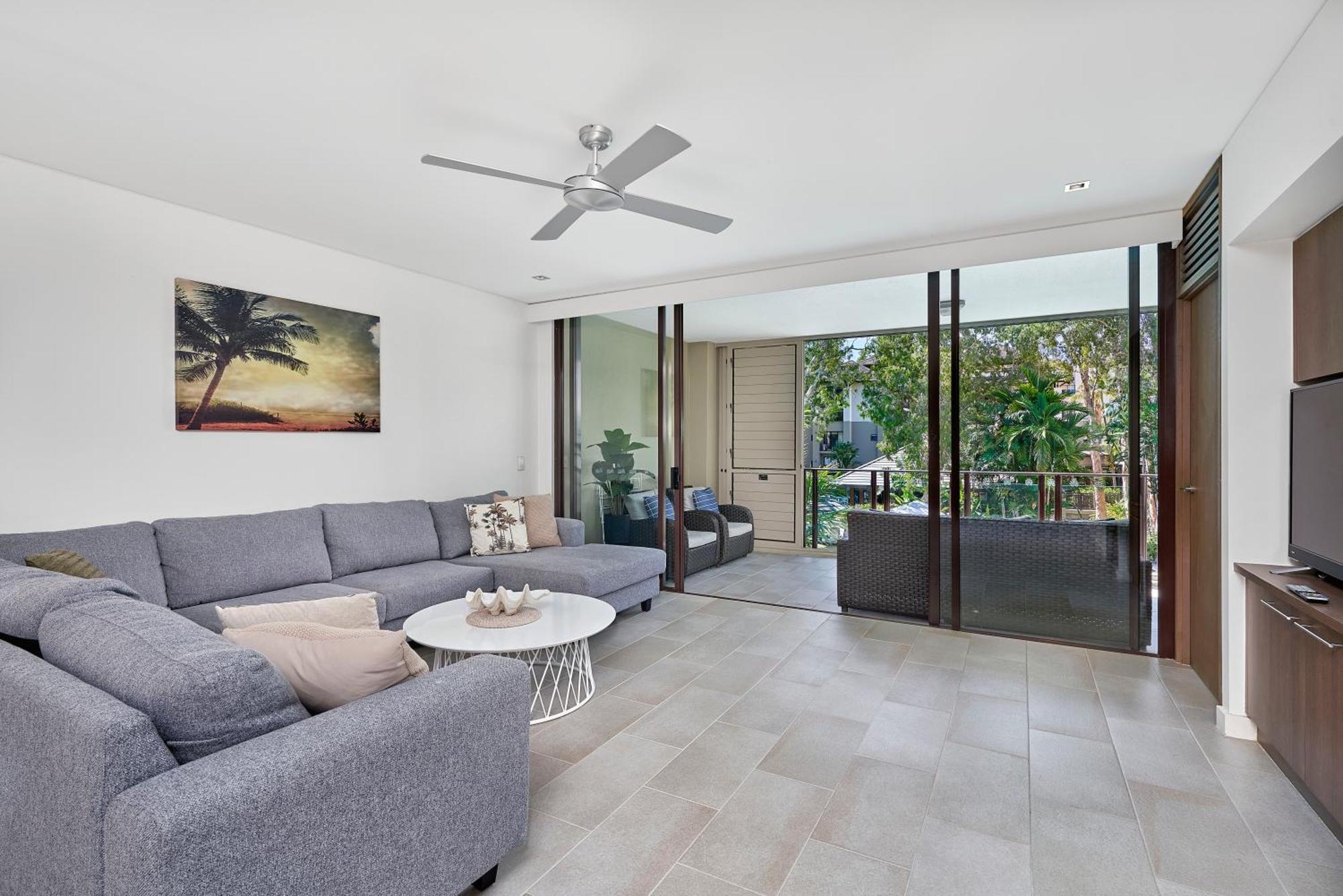 Private Apartments In The Temple Beachfront Resort Palm Cove Chambre photo