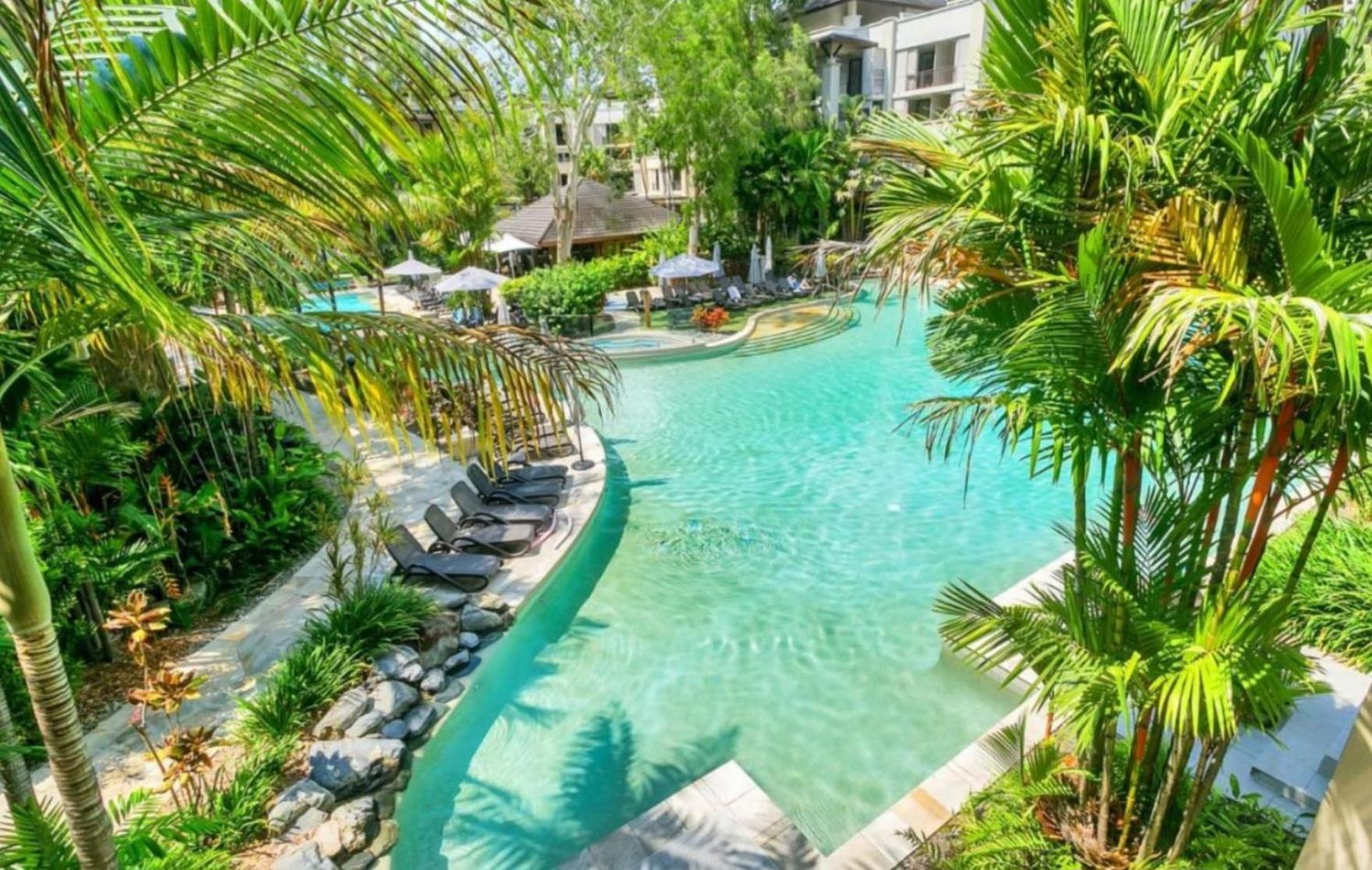 Private Apartments In The Temple Beachfront Resort Palm Cove Chambre photo