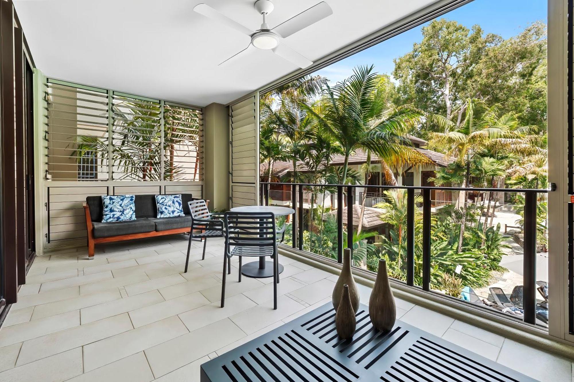 Private Apartments In The Temple Beachfront Resort Palm Cove Chambre photo