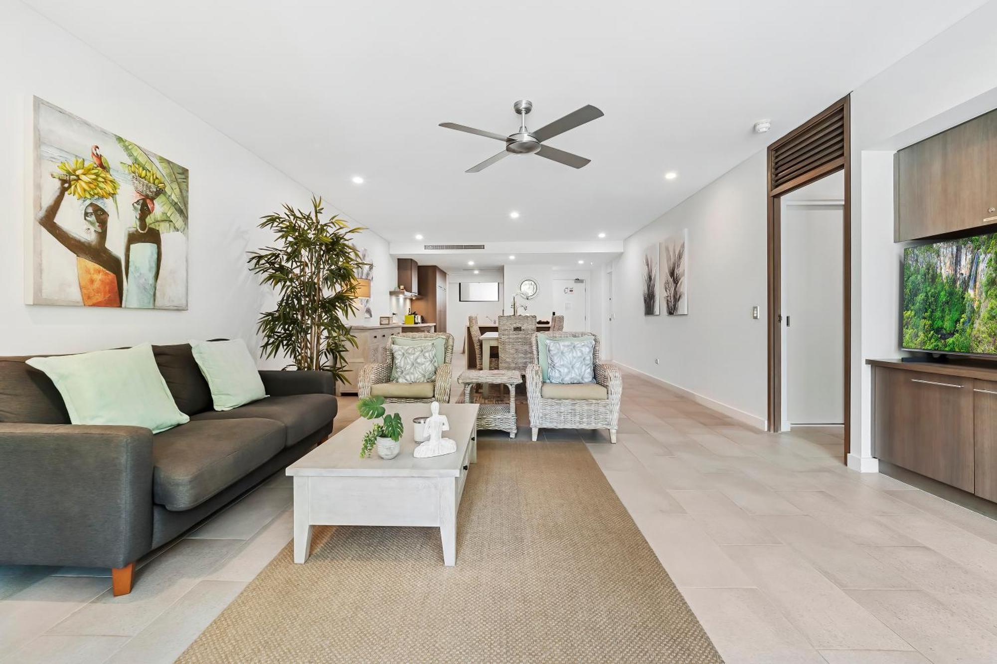 Private Apartments In The Temple Beachfront Resort Palm Cove Chambre photo