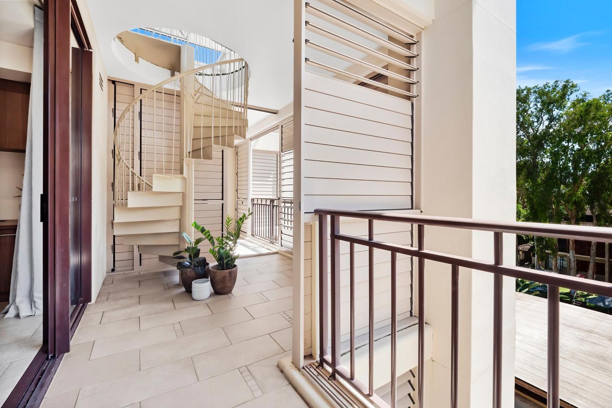 Private Apartments In The Temple Beachfront Resort Palm Cove Chambre photo