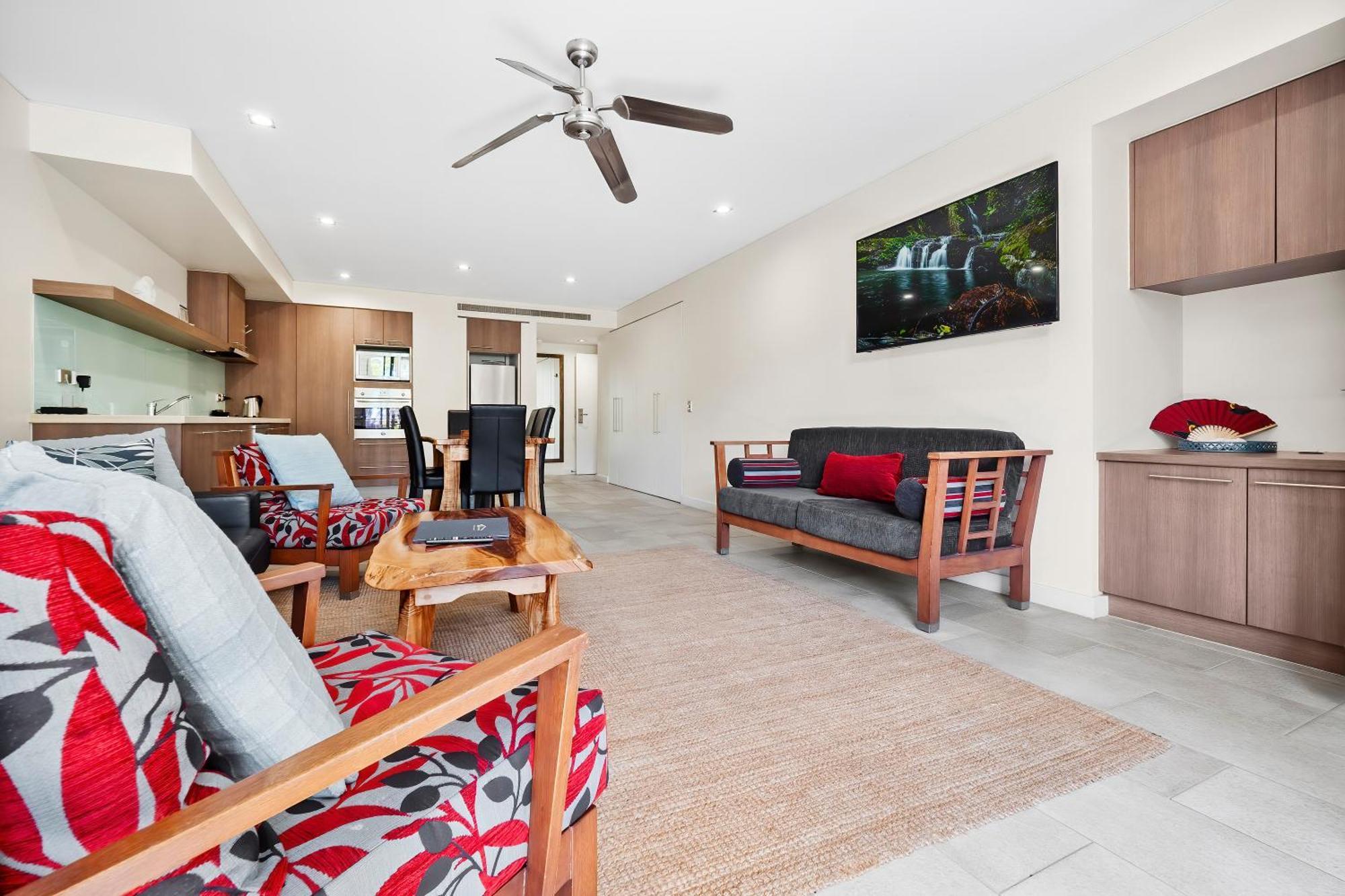 Private Apartments In The Temple Beachfront Resort Palm Cove Chambre photo