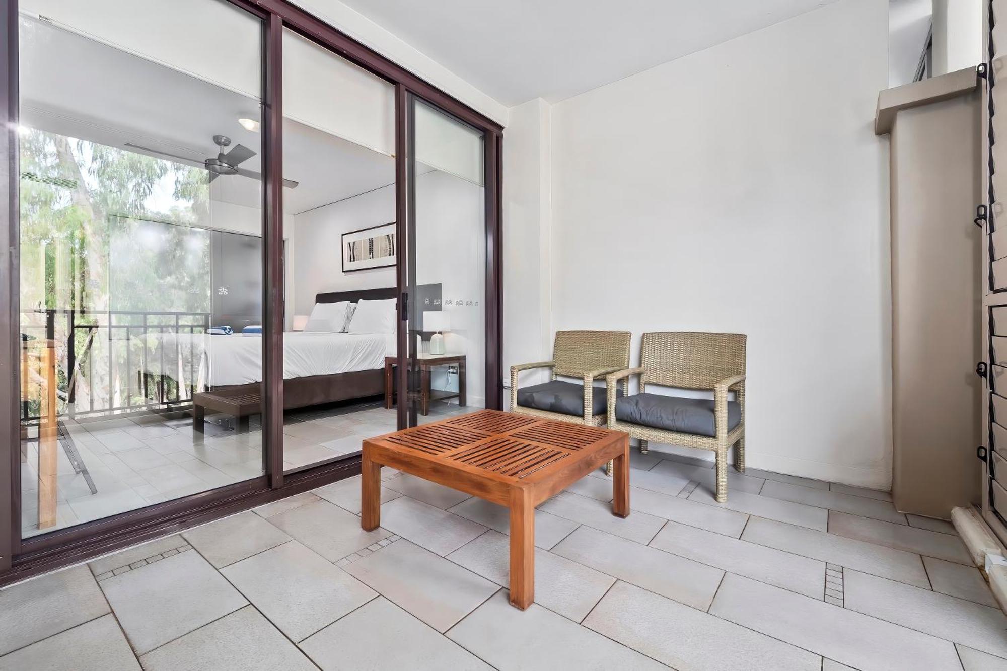 Private Apartments In The Temple Beachfront Resort Palm Cove Chambre photo