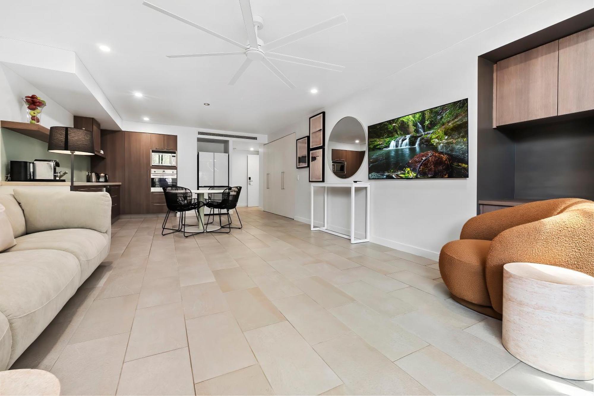 Private Apartments In The Temple Beachfront Resort Palm Cove Chambre photo