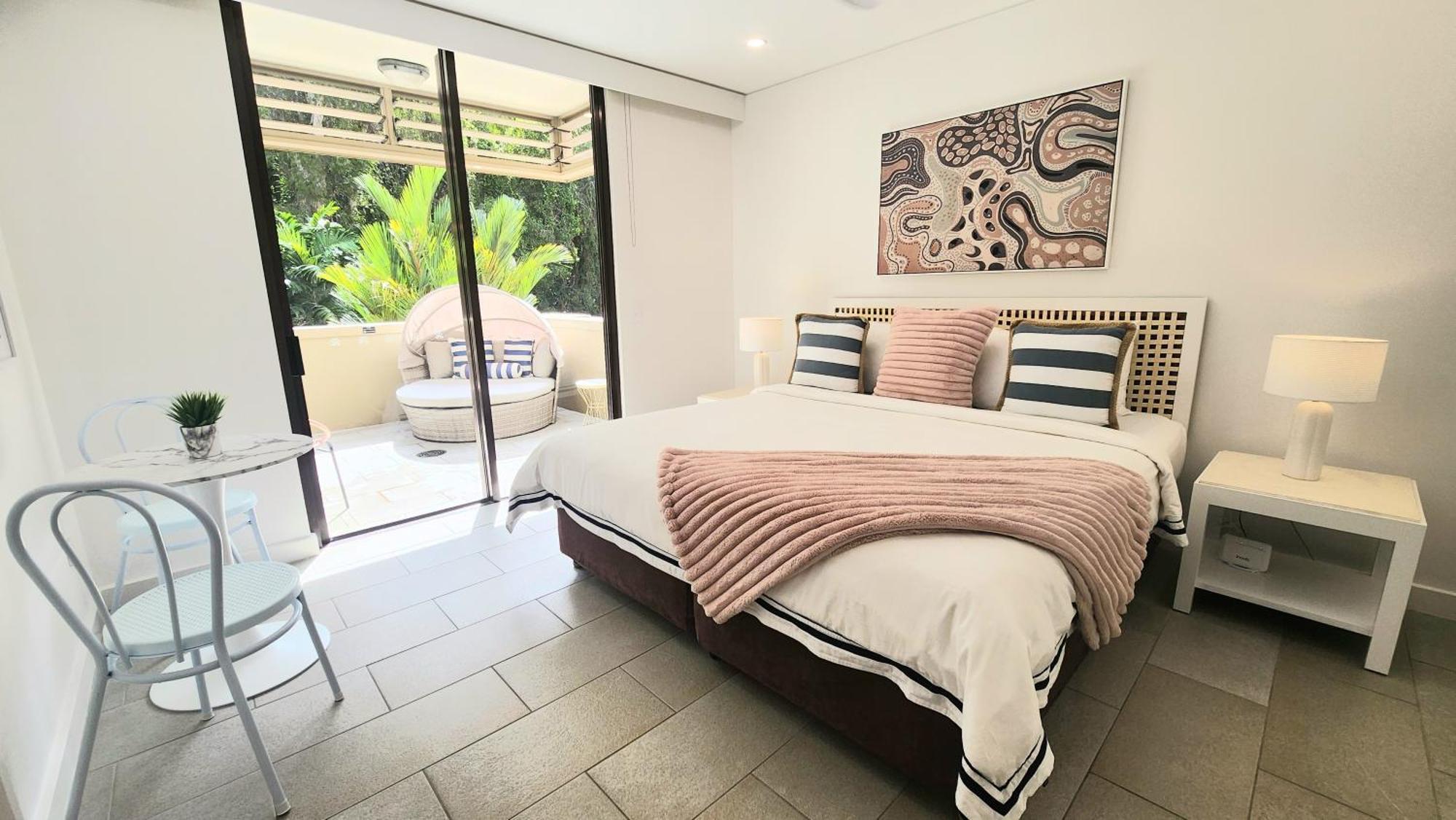 Private Apartments In The Temple Beachfront Resort Palm Cove Chambre photo